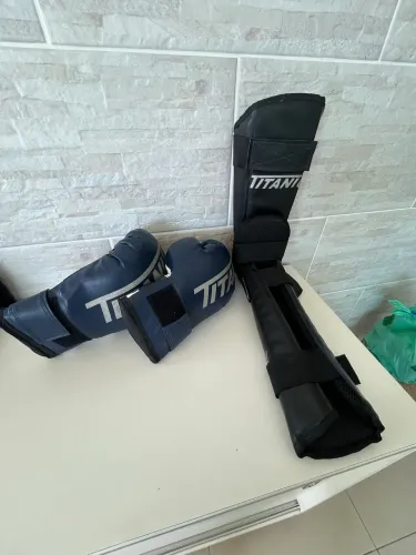 2 Pares. Luva Muay Thay é Caneleira Muay Thay