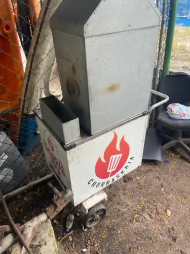 Carrinho de churrasquinho completo