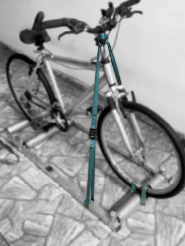 Fita de segurança para fixar a bike no rolo de equilíbrio
