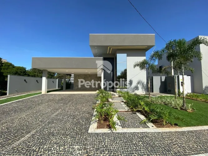 Casa térrea de alto padrão no Condomínio Caribe Resort - Beira Lago | 3 Suítes + Escritóri