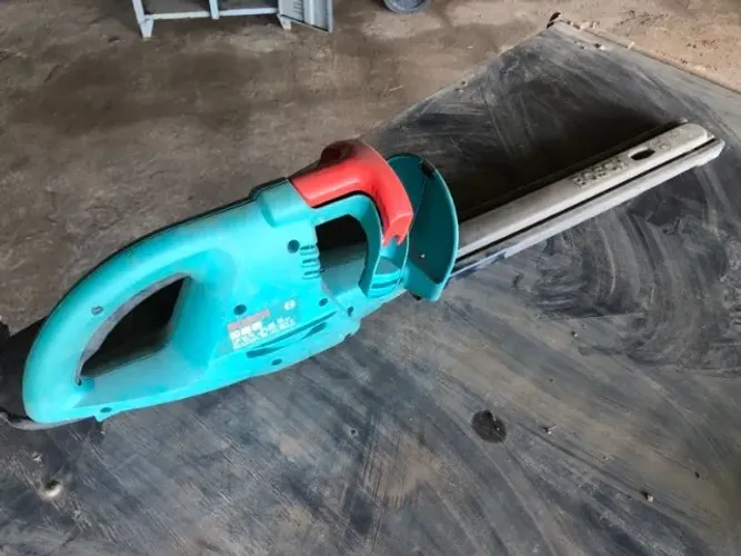 podadeira bosch 220 V