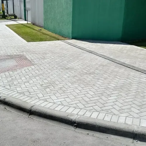 Paver com material e mão de obra + retirada de entulhos