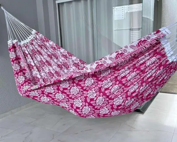 Linda rede de descanso com estampa floral