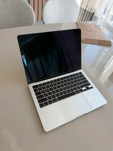 MacBook M2 2022