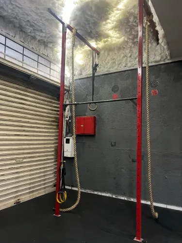 Rack individual + corda escalada 4m + argolas