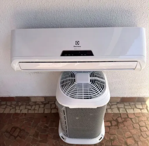 Ar condicionado 9 mil Btus - 220V 