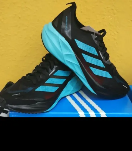 Adizero Boston 11