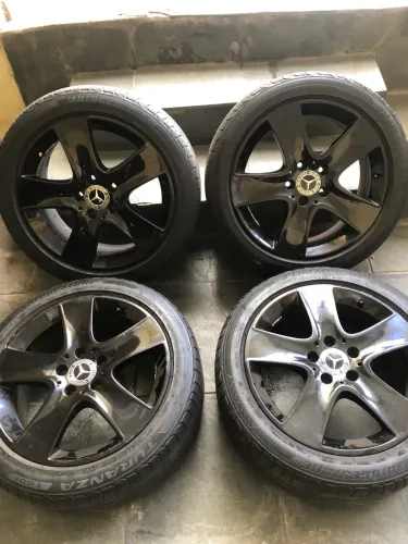 Pneu + rodas Mercedes