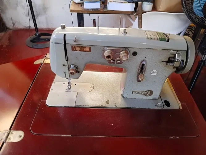 Maquina de costura vigorelli robot