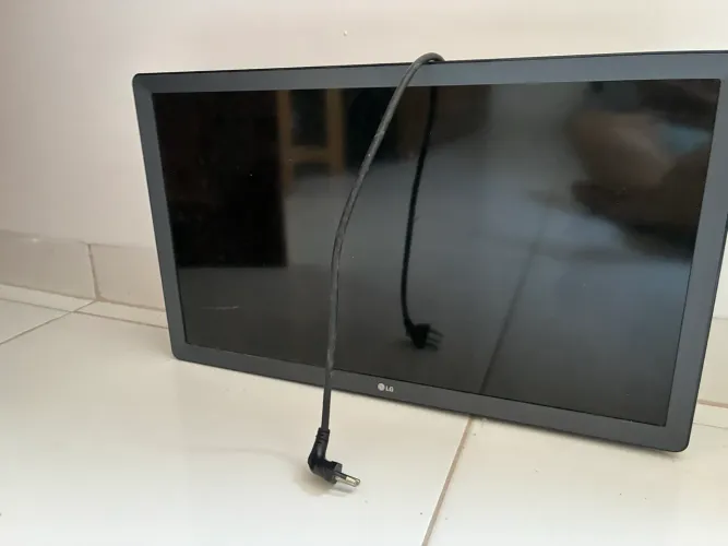 Televisão 32 polegadas LG - seminova