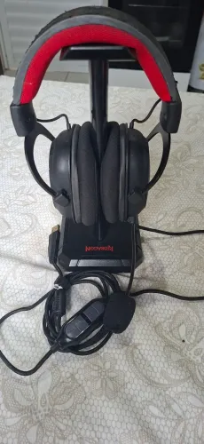 Headset Red Dragon + suporte Red Dragon.
