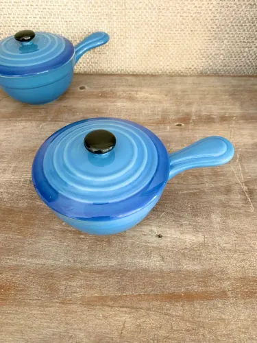 01 panela azul em cerâmica