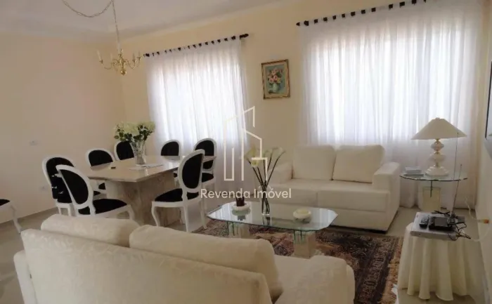 Imperdível! Casa à venda em Cotia-SP, Jardim São Vicente. 3 quartos, 1 suíte, 1 sala, 2 ba