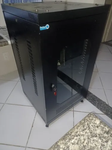 Painel rack seminovo Protect