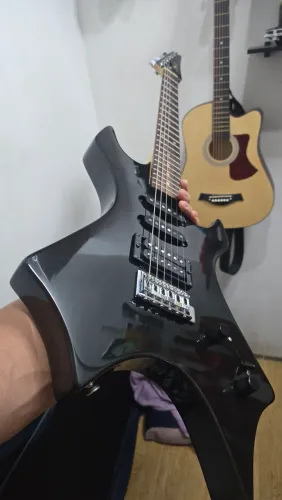 Guitarra Golden warlock 
