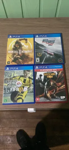 vendendo 4 jogos de ps4 em perfeito estado