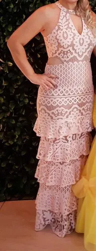 Vestido longo de renda rosê