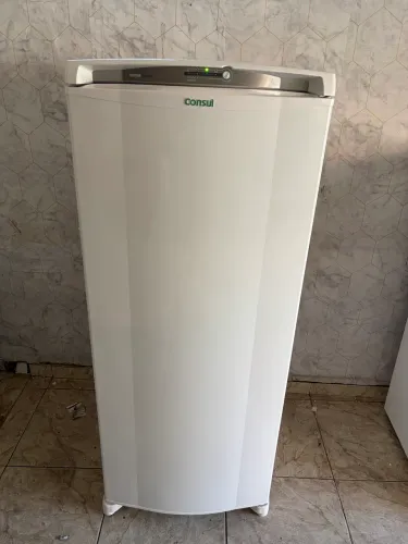 Geladeira cônsul frosfeee semi nova ( 10 meses de uso)