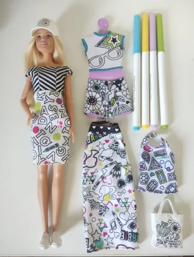 Barbie Crayola Desenhando Estilos 
