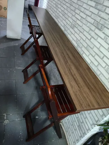 2 Balcoes em madeira com mão francesa e com 6 cadeiras elevadas desmontáveis