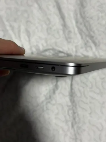 MacBook Pro 2019 i9 16RAM 1T SSD