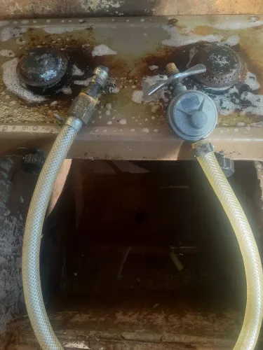 Vendo fogão 2 bocas tipo cocktop. Vai com mangueira e válvula do gas