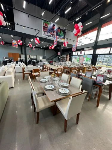 MESA DE JANTAR COM 50% DE DESCONTO
