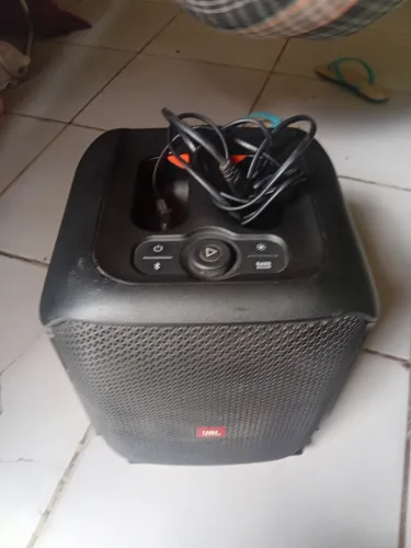 Uma JBL