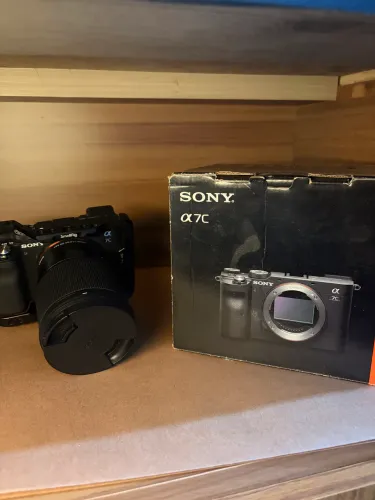Sony Alpha 7C - Semi nova + Lente sigma 16mm 1.4