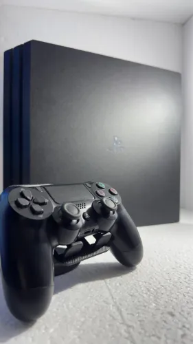 Vendo PS4 PRO 1T