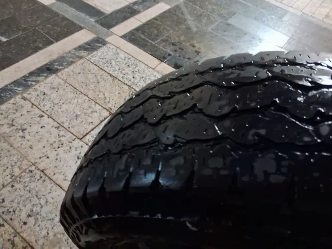 Pneu aro 205/65/15