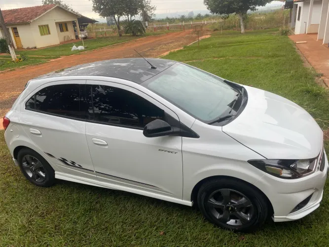 Chevrolet Onix Hatch Effect 1.4 8V Flex Mec. 4P 2018