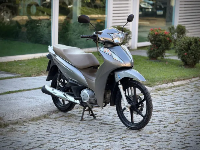 HONDA BIZ 125cc 2019 aceito troca