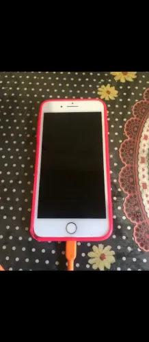 Vendo ou troco um iPhone 8 plus serve pra retirada de peça ou conserto