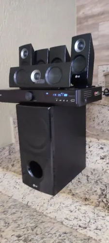 Home theater lg SR906SB- 1.100 watts, top demais.
