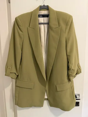 Blazer manga drapeada cor verde - marca Zara