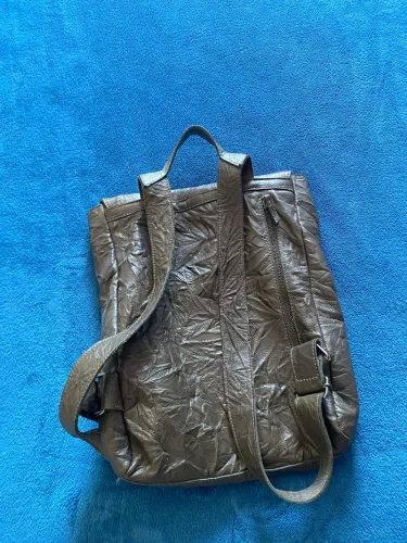 Charmosa bolsa de couro !!