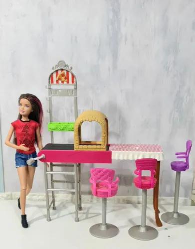Barbie Skeeper play Set Family Pizzaria