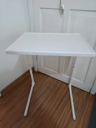 Mesa de apoio desmontável 