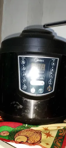 Panela elétrica de 6 litros