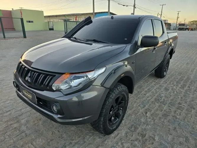Mitsubishi L200 Triton Sport GLX 2.4 CD Diesel Mec. 2019