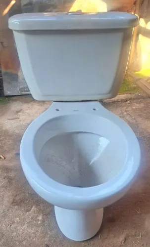 Vaso Sanitário mais caixa acoplada grande Incepa !