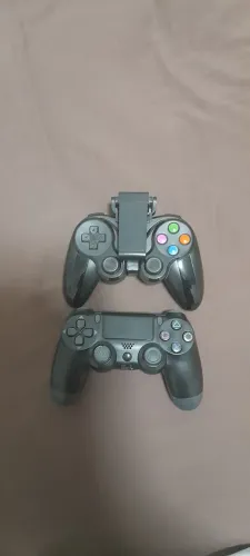 Controles bluetooth para ps4 e TV ,e o outro para celular