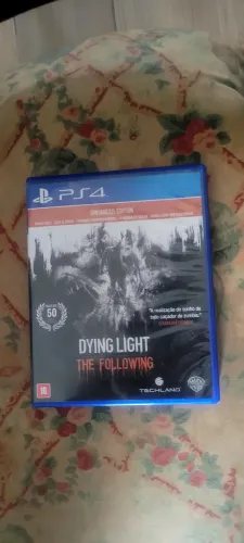 JOGO PLAYSTATION PS4 DYING LIGHT THE FOLLOWING EM ÓTIMO ESTADO DE CONSERVAÇÃO 
