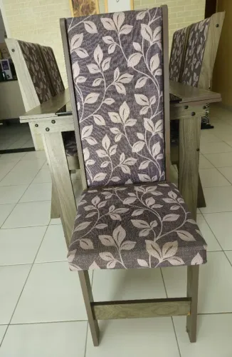 Mesa de MDF com vidro + 6 cadeiras