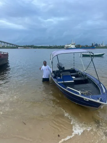 lancha alumínio 5.5 metros +motor 40 hp yamaha  + carretinha