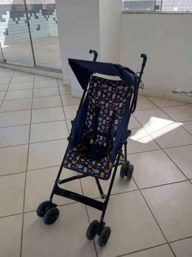 Vendo carrinho de passeio para bebê.