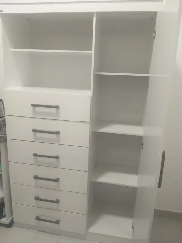 Cômoda com espelho ,6 gavetas e sapateira