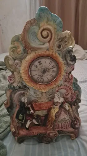 Vendo Relógio de Mesa em Porcelana 