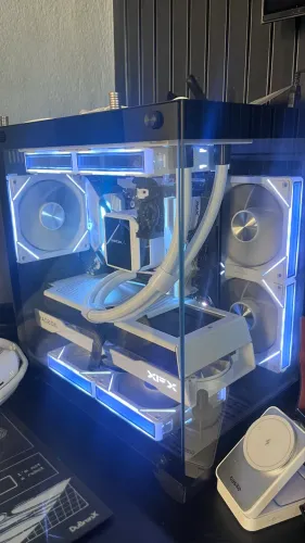 Pc high end +R7 5700x3D+ Rx9070xt+ monitor 320hz